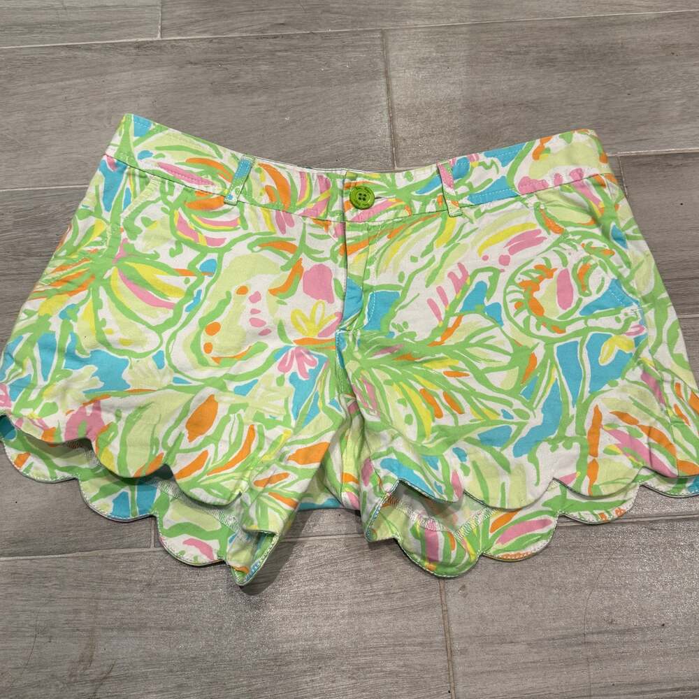 Lilly Pulitzer Buttercup Double Trouble Hawaiian Scalloped Hem Shorts